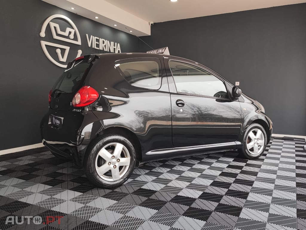 Toyota Aygo 1.0 AC (nacional)