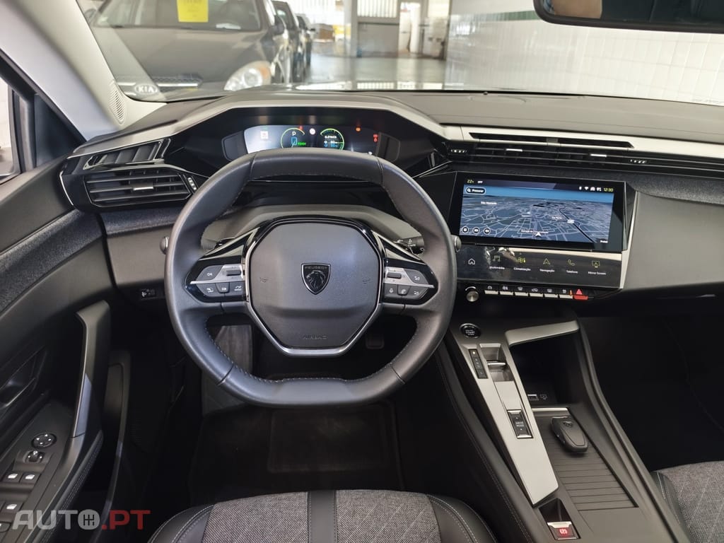 Peugeot 408 1.6 Hybrid Allure e-EAT8