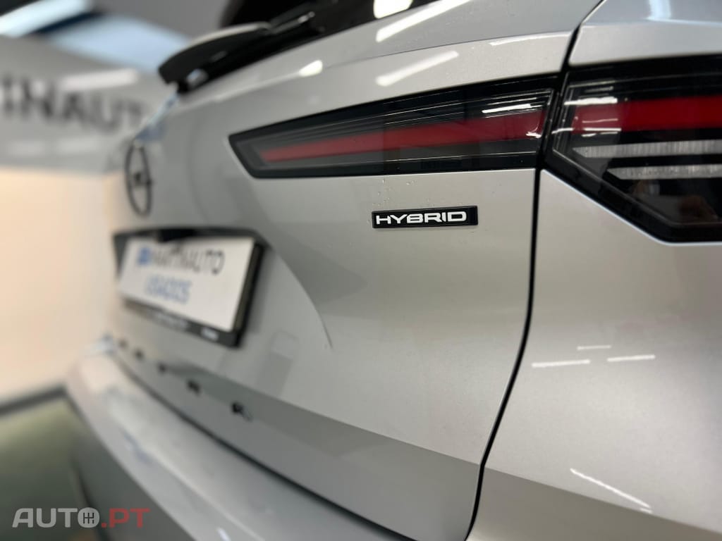 Opel Astra Sports Tourer 1.2 T Hybrid GS eDCT