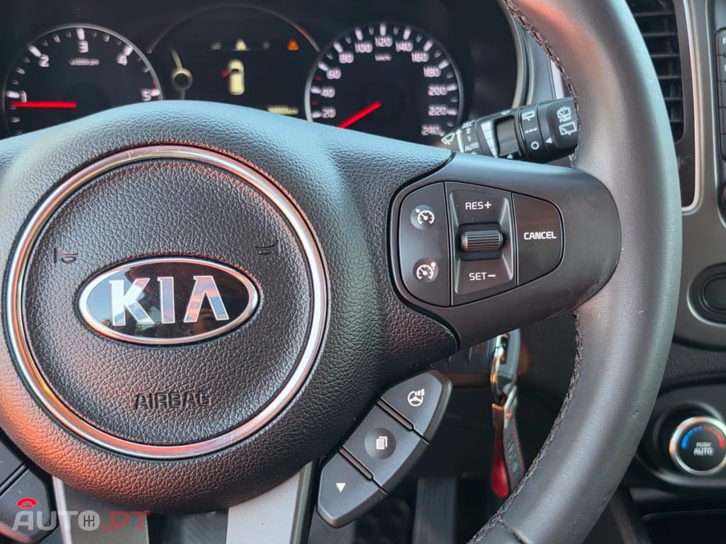 Kia Carens 1.7 CRDi ISG TX