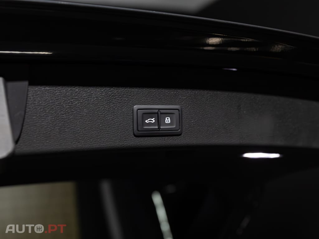 Audi A4 Avant 2.0 TDI Look RS4
