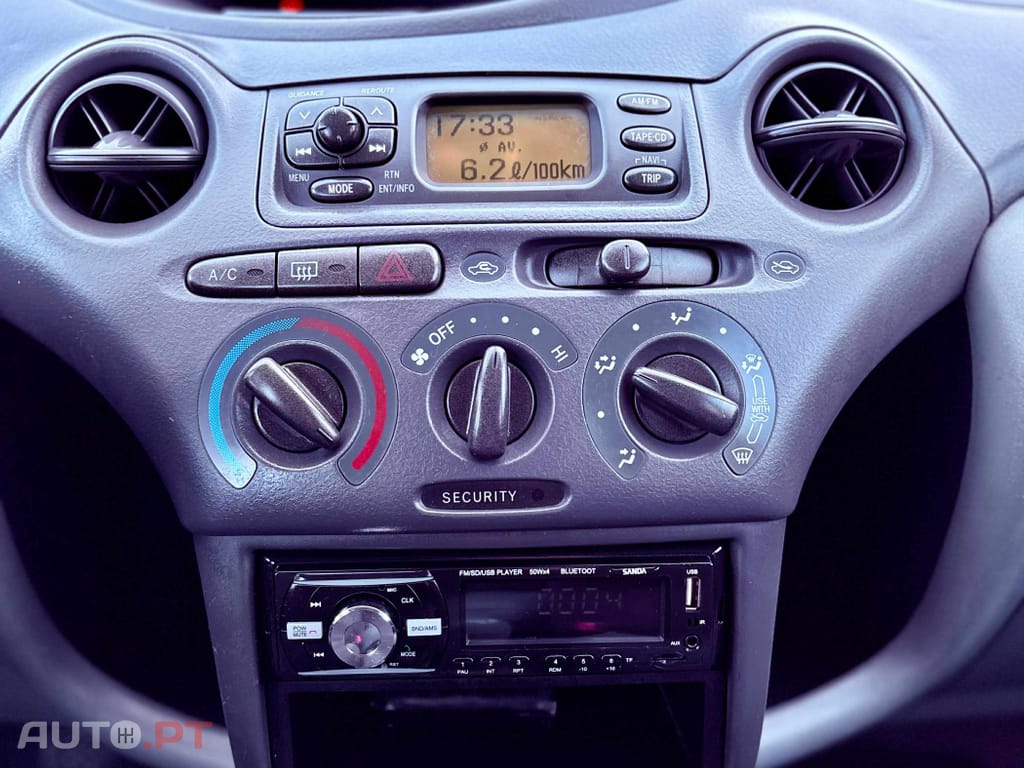 Toyota Yaris 1.0 Base C/Radio
