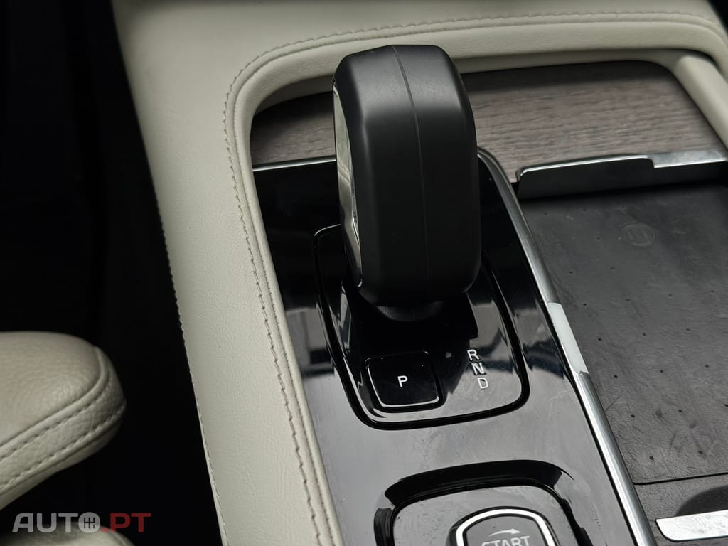 Volvo XC90 2.0 T8 PHEV Plus Bright AWD