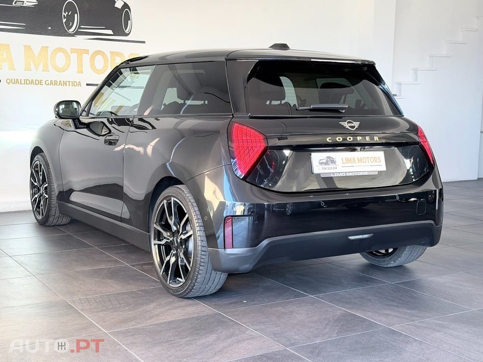 MINI Cooper Cooper E Favoured L