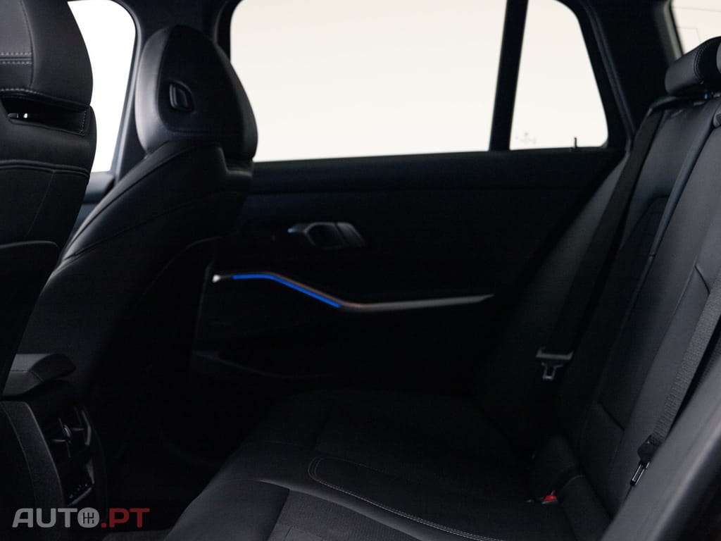 BMW 330 e Touring Line Sport Auto