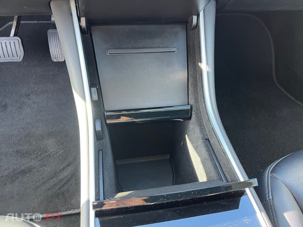 Tesla Model 3 Tração Traseira