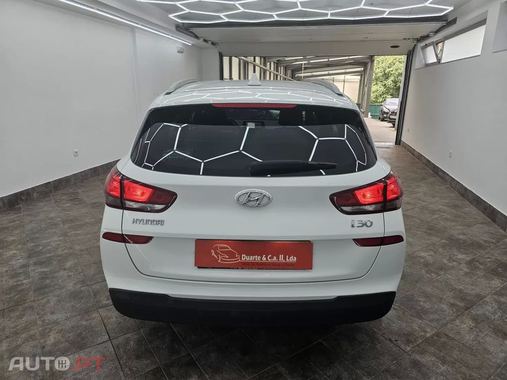 Hyundai i30 1.0 T-GDi Comfort+Navi — fotografia 6