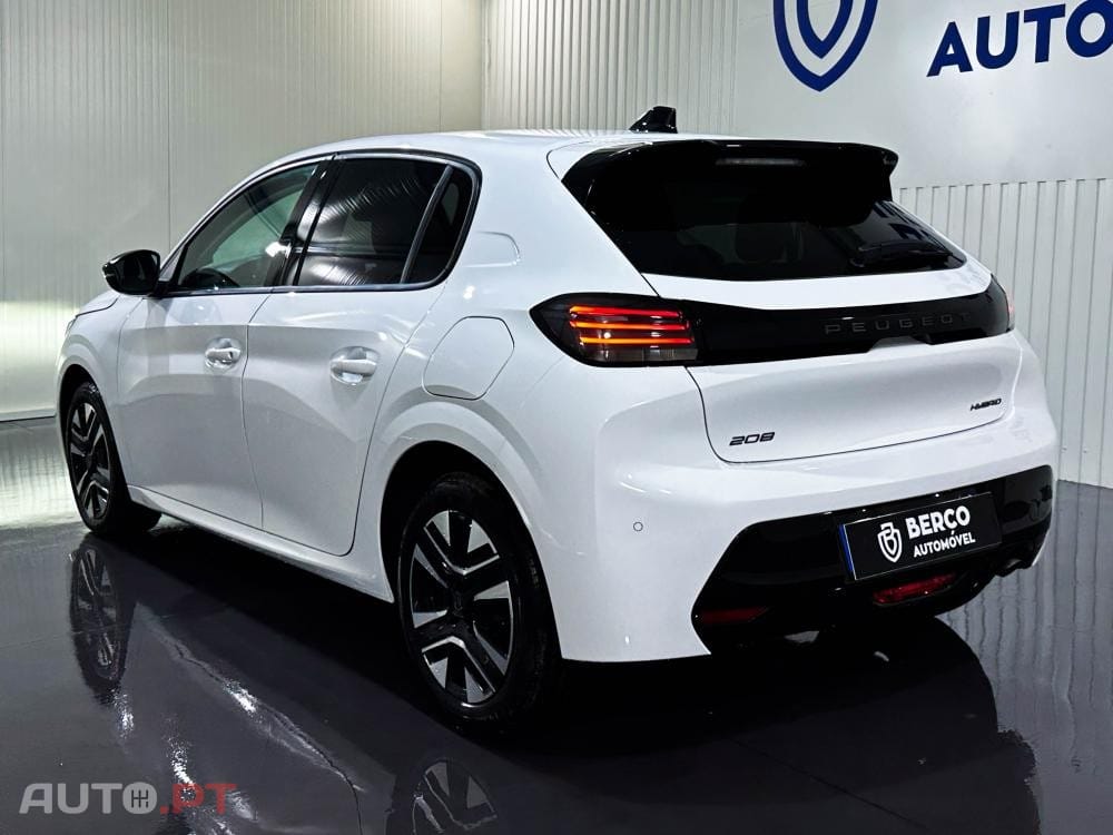 Peugeot 208 1.2 Hybrid Allure e-DCS6