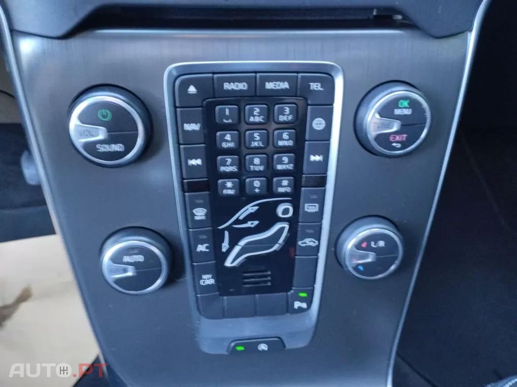 Volvo V40 2.0 D4 R-Design Summum