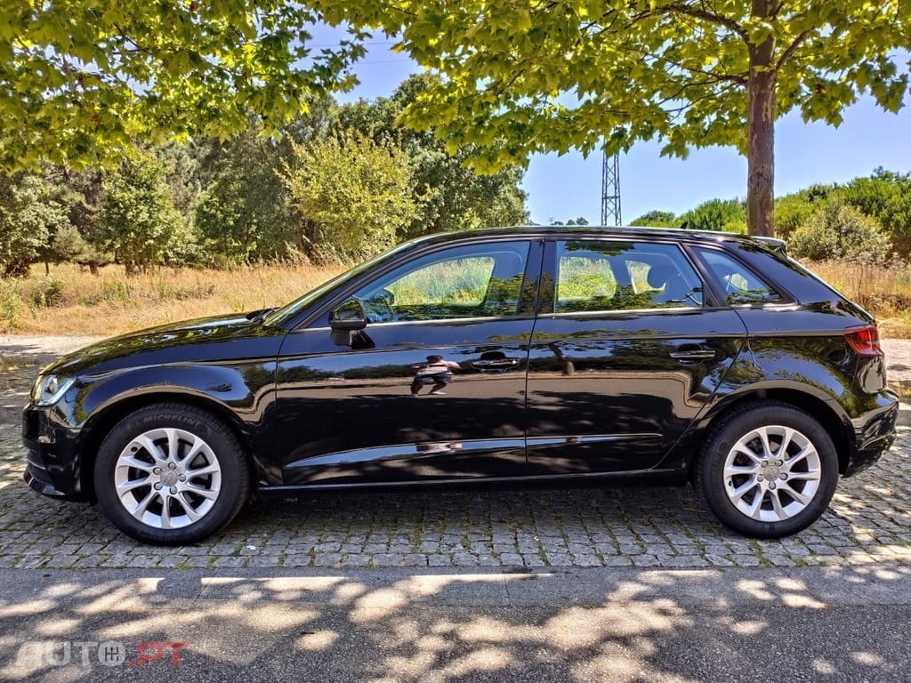 Audi A3 Sportback 1.6 TDI Attraction