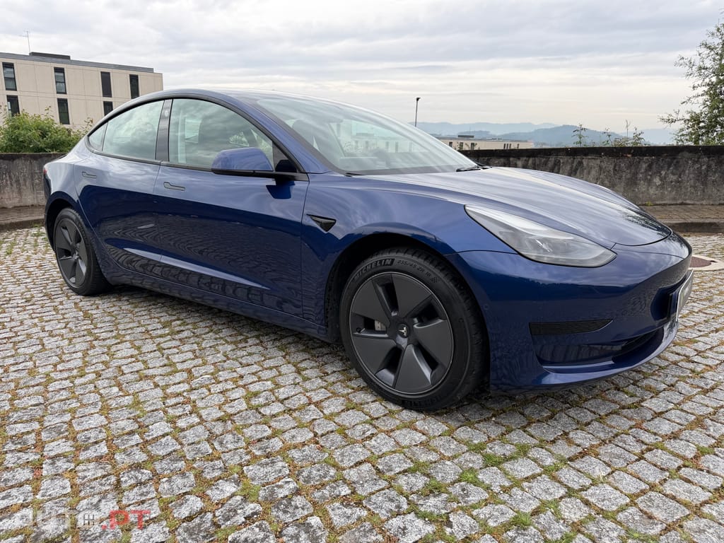 Tesla Model 3 Standard Range Plus RWD