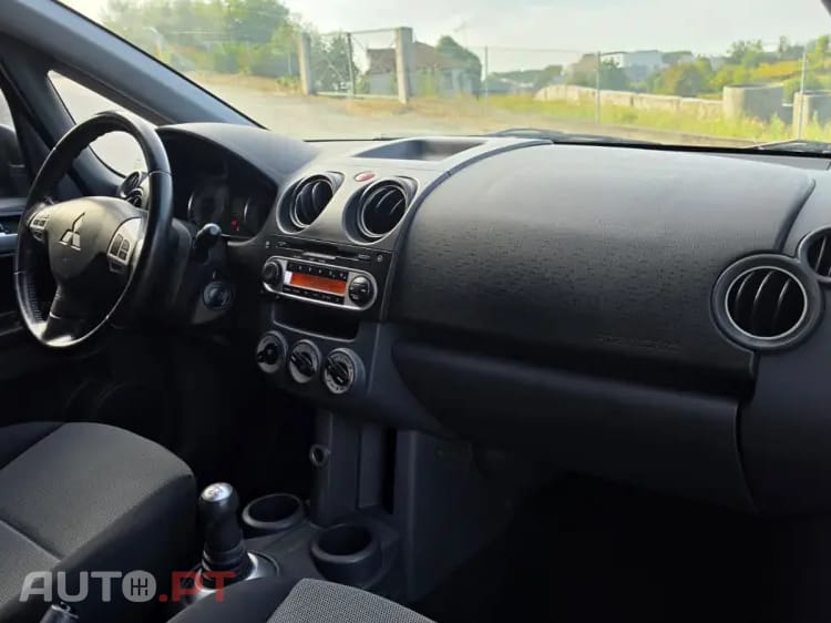 Mitsubishi Colt 1.3 Invite CA