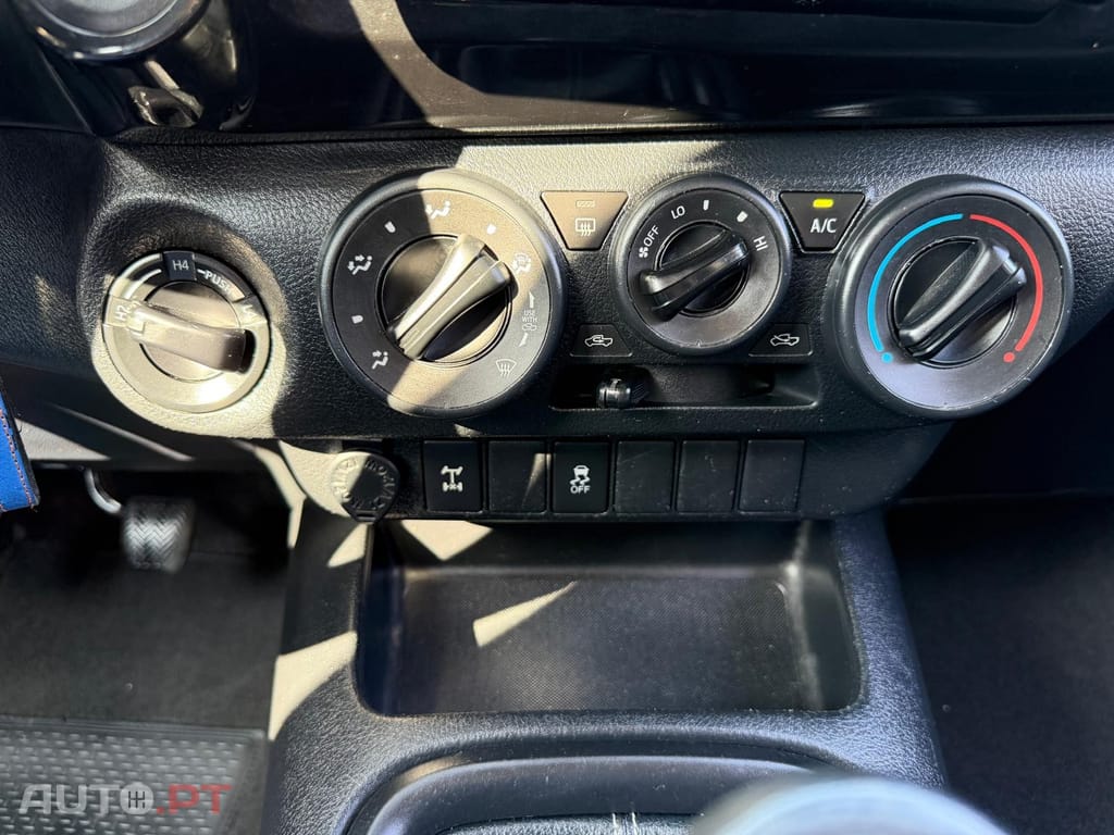 Toyota Hilux 2.4 D-4D 4WD CD CH