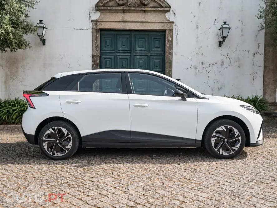 MG MG4 51 kWh Standard
