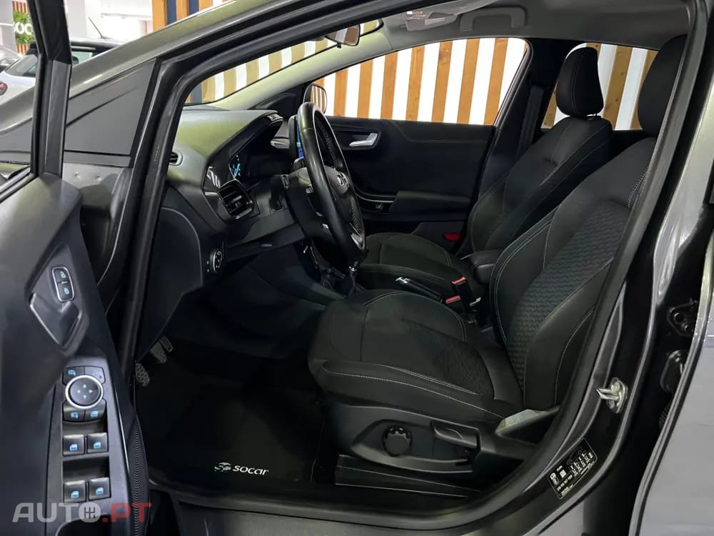 Ford Puma 1.0 EcoBoost MHEV Titanium X