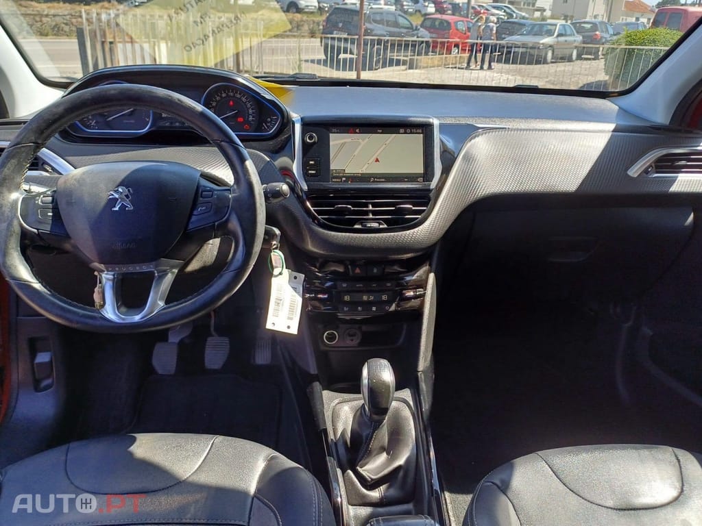 Peugeot 2008 1.2 PureTech Style