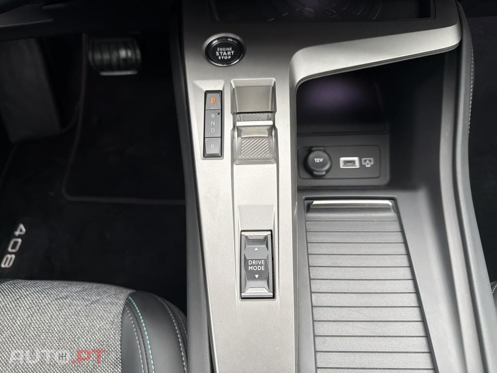 Peugeot 408 1.6 Hybrid Allure Pack e-EAT8