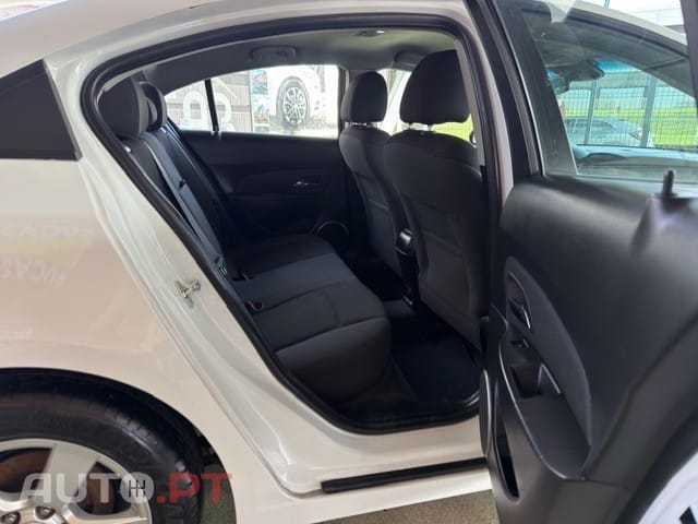 Chevrolet Cruze 1.6 LT