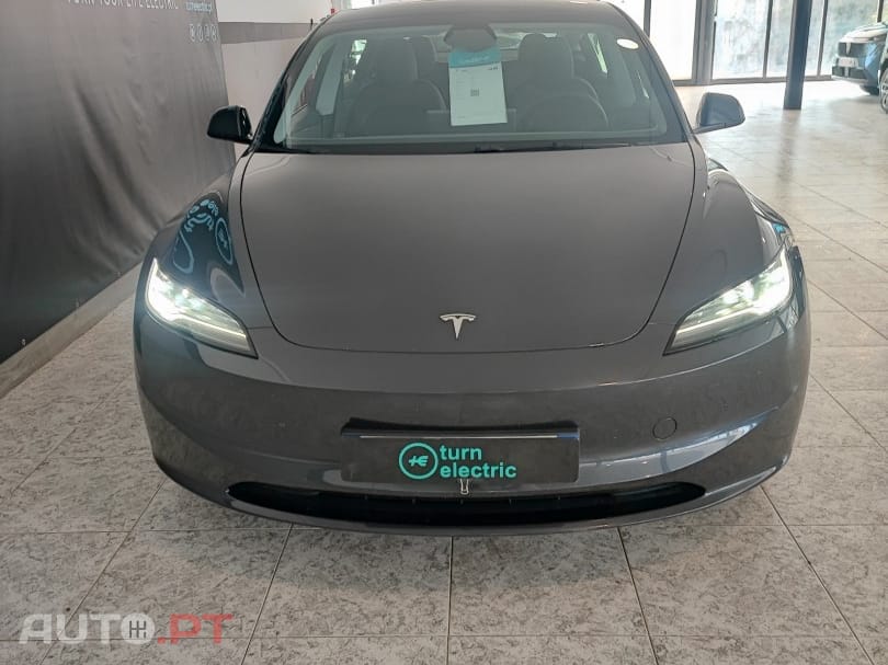 Tesla Model 3 Tração Traseira Premium — fotografia 3