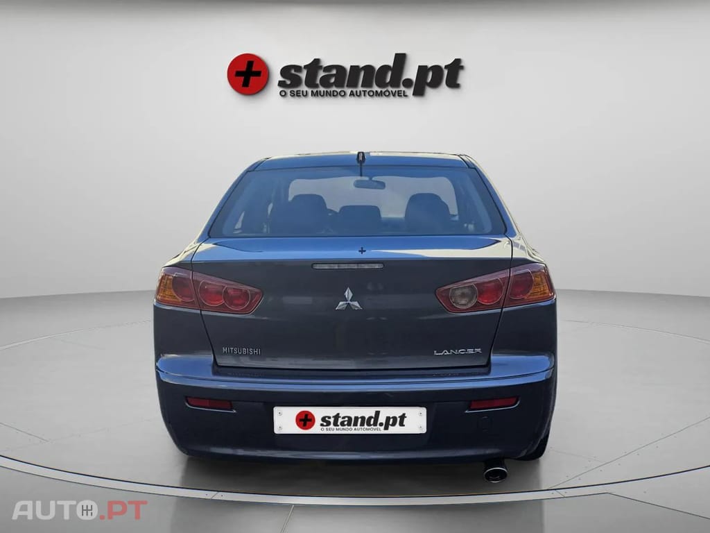 Mitsubishi Lancer 1.5 Invite