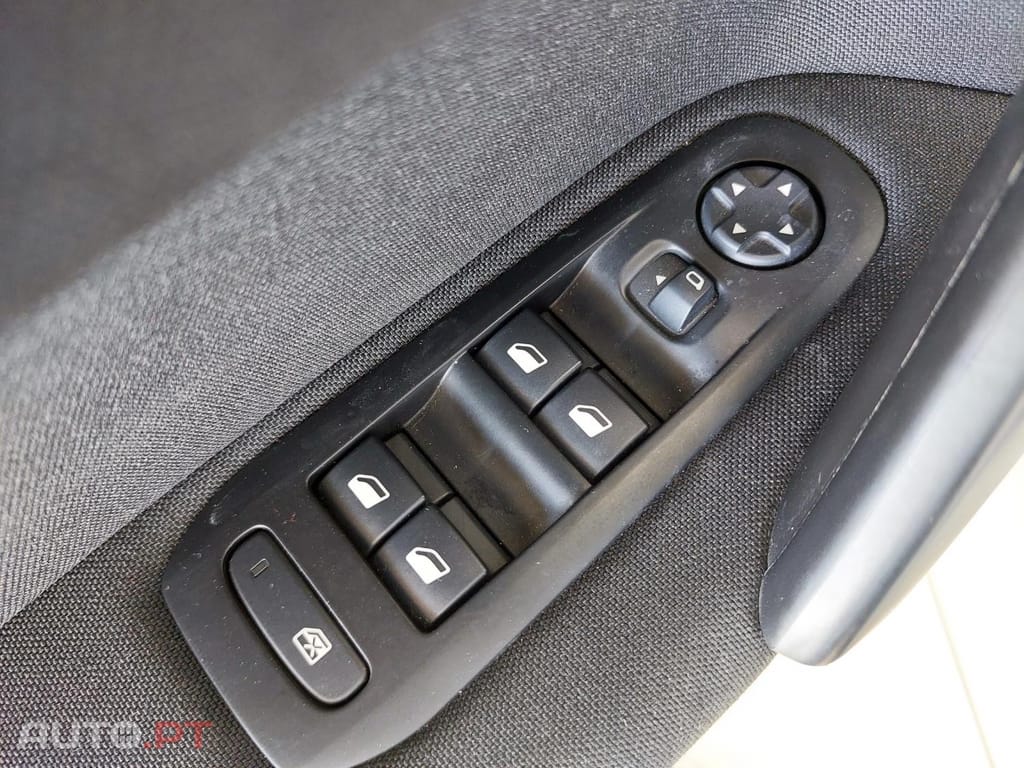 Peugeot 308 1.5 BlueHDi Business Line