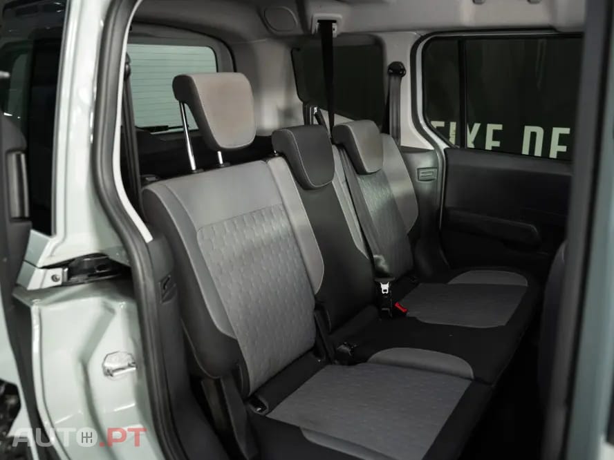 Ford Tourneo 1.0 EcoBoost Titanium