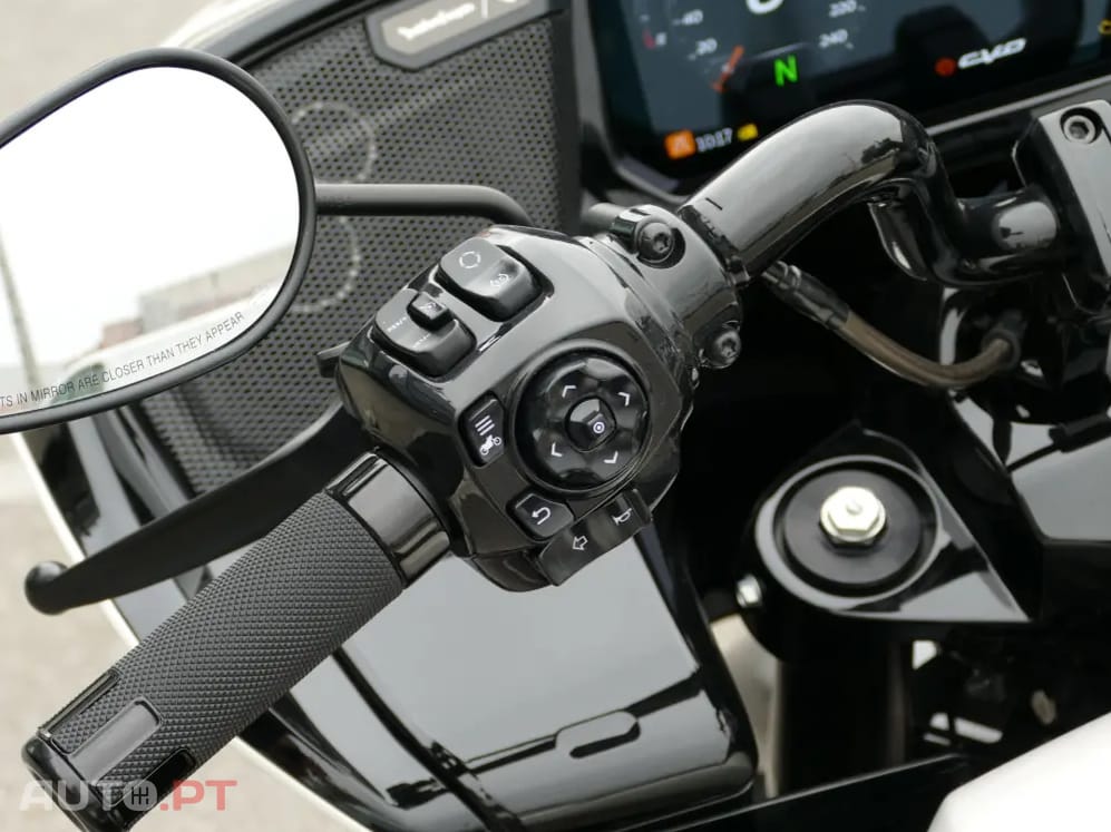 Harley Davidson FL CVO ROAD GLIDE ST