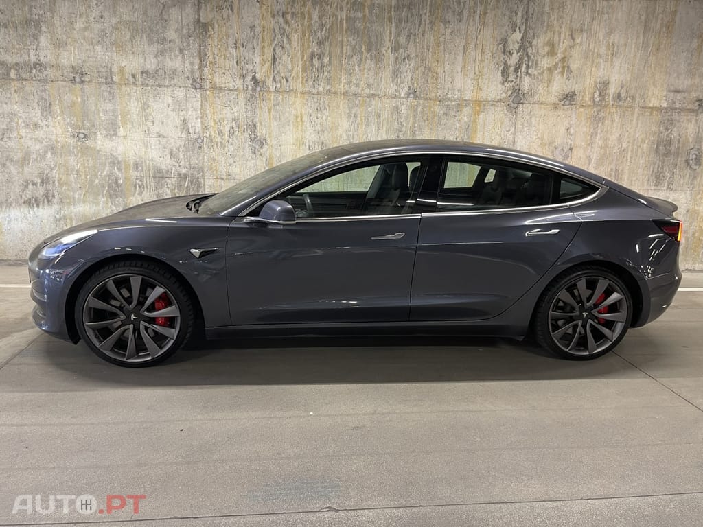 Tesla Model 3 Long-Range Dual Motor AWD