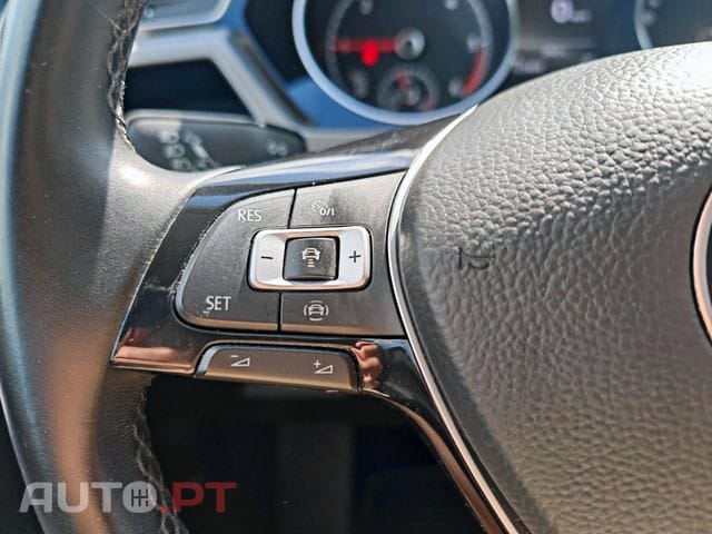Volkswagen Touran 2.0 TDI Confortline DSG