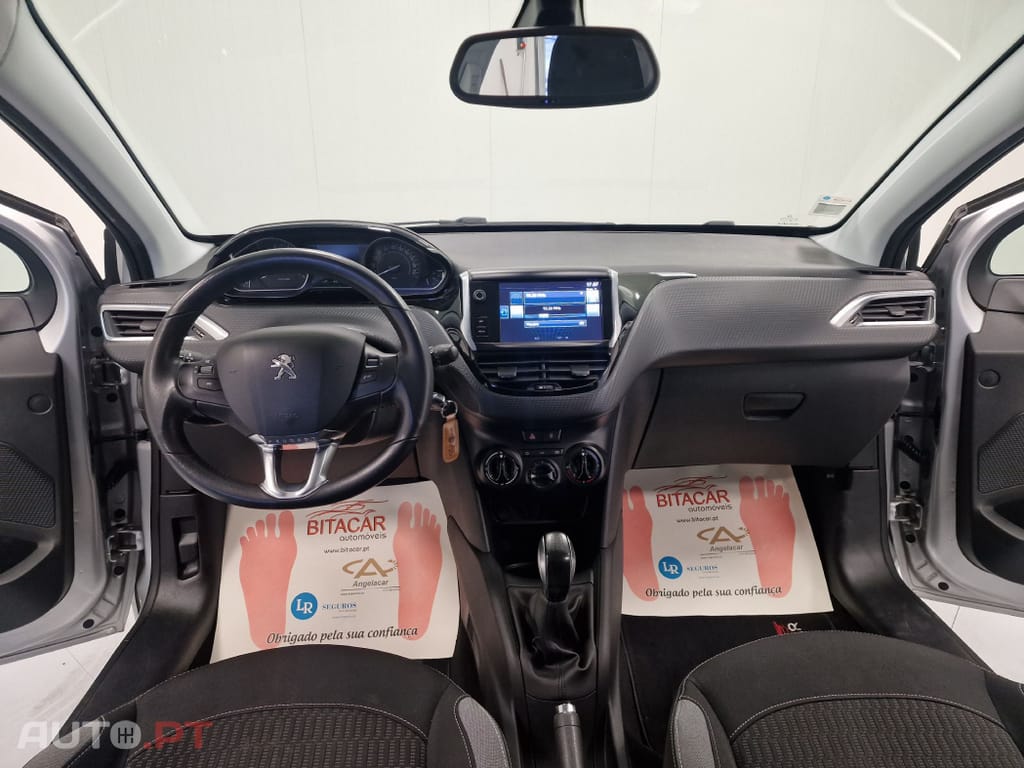 Peugeot 208 1.2 STYLE