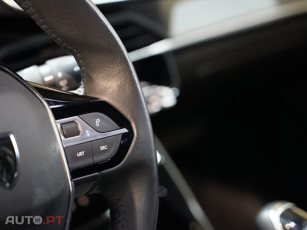 Peugeot 2008 1.2 PureTech Allure