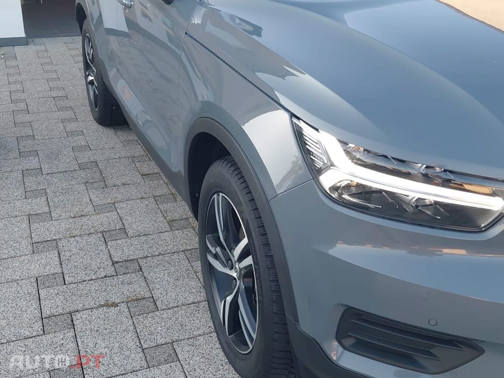 Volvo XC40 R-design