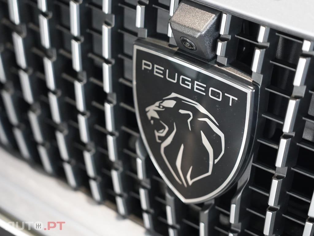 Peugeot 2008 1.2 PureTech Allure EAT8