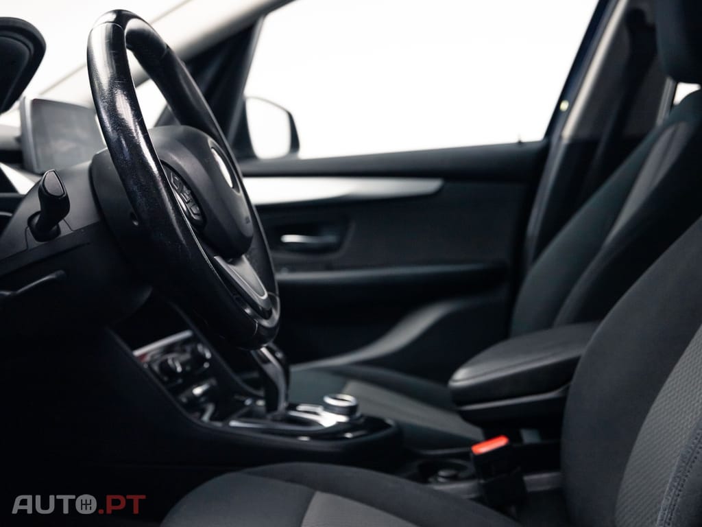 BMW 218 i Advantage Auto