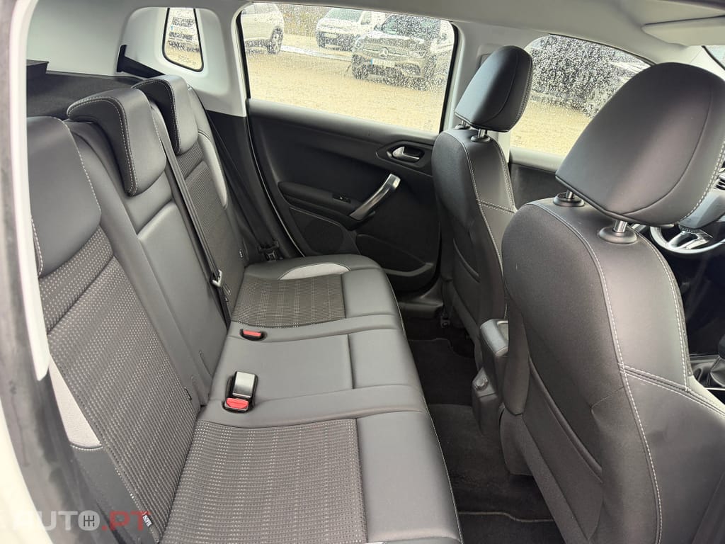 Peugeot 2008 1.2 PureTech Allure