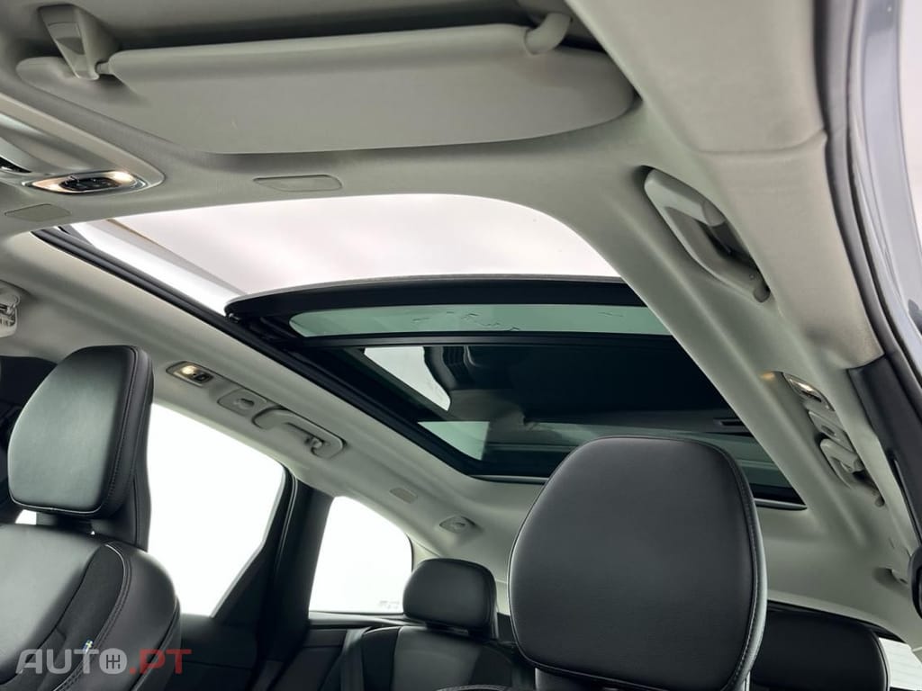 Volvo XC60 2.0 T8 PHEV Momentum Plus AWD