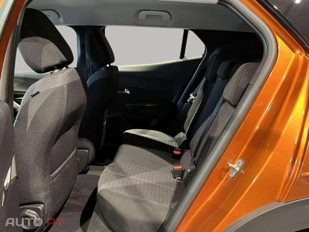 Peugeot E-2008 Active