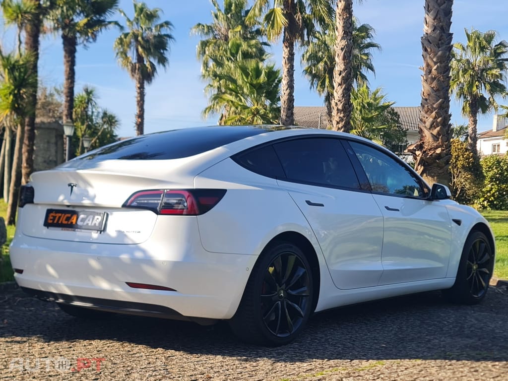 Tesla Model 3 Long-Range Dual Motor AWD