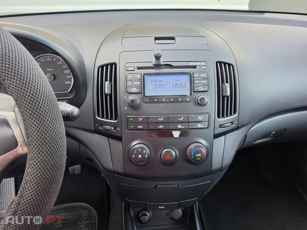 Hyundai i30 1.6 CRDI blue Comfort — fotografia 7