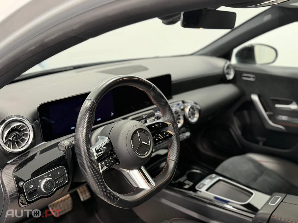 Mercedes-Benz A 250 e AMG Line