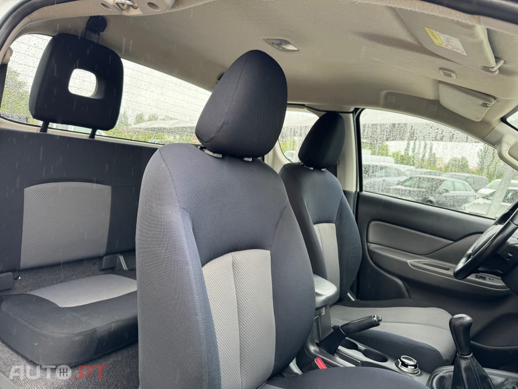 Mitsubishi L200 2.4 DI-D Club Invite 4WD