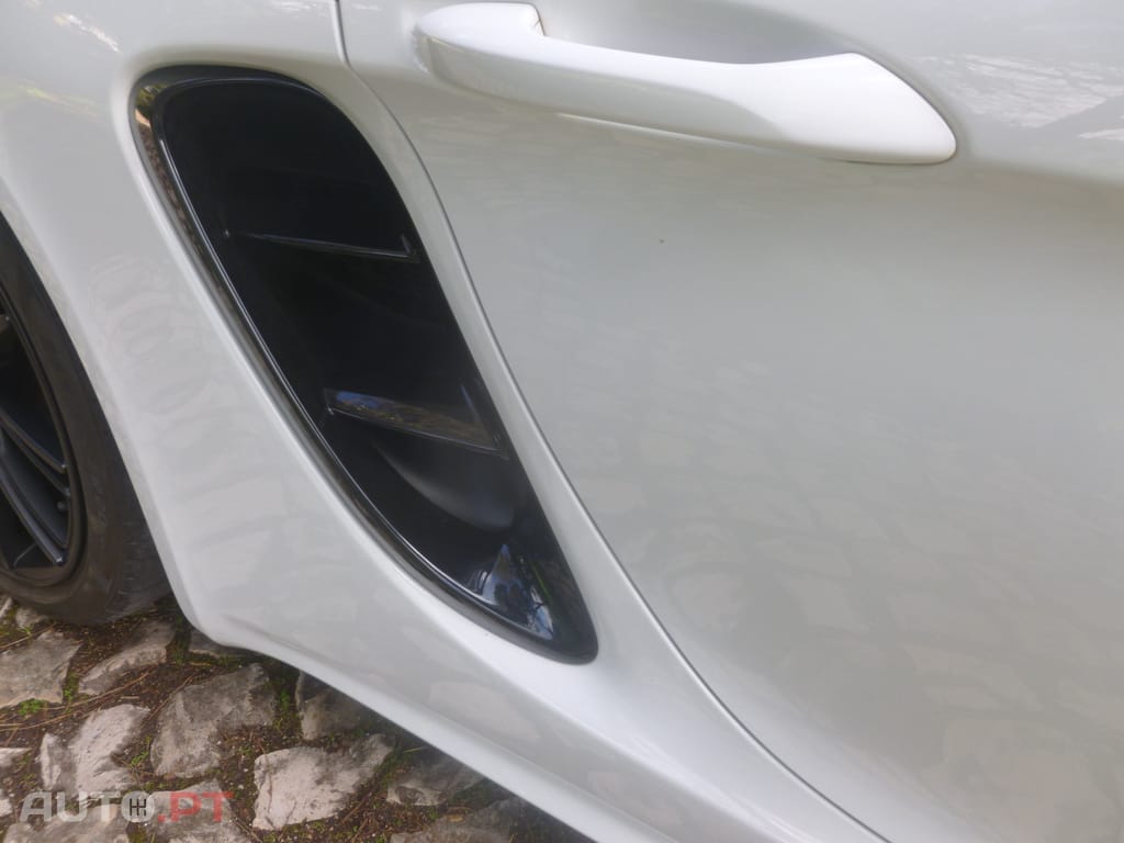 Porsche Cayman 718 2.0