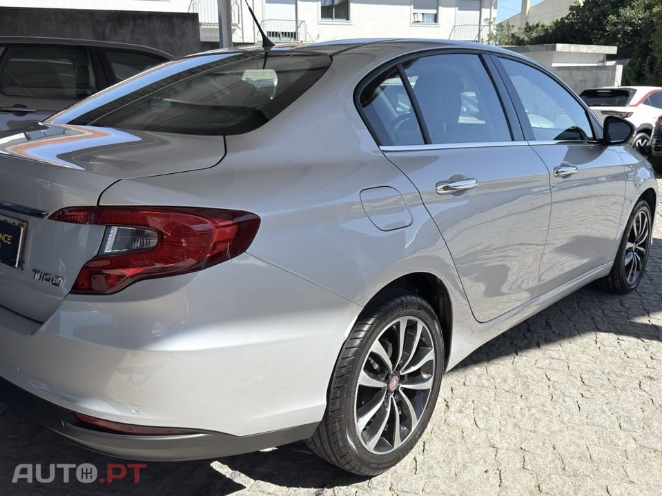 Fiat Tipo 1.3 M-Jet Lounge