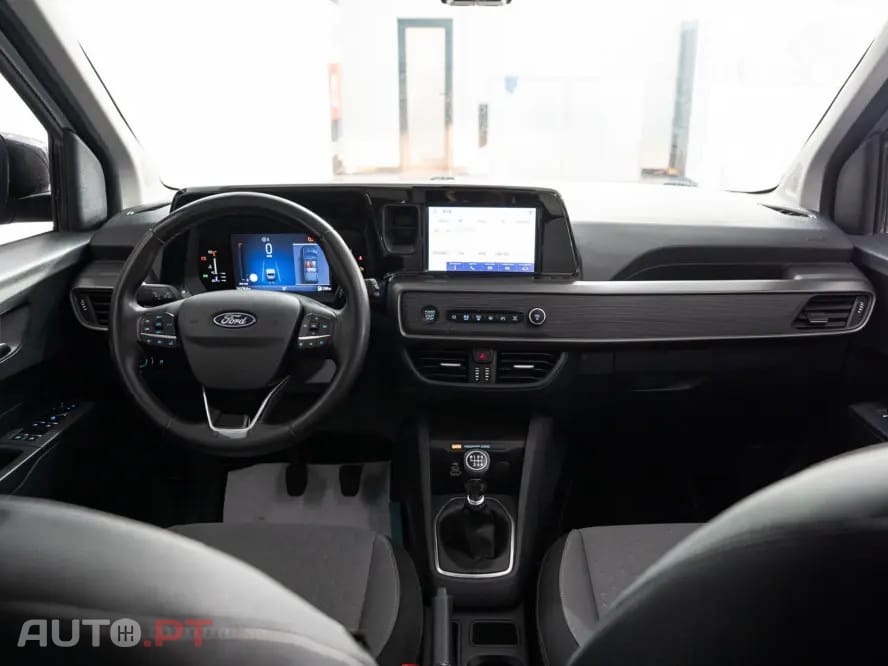 Ford Tourneo 1.0 EcoBoost Titanium