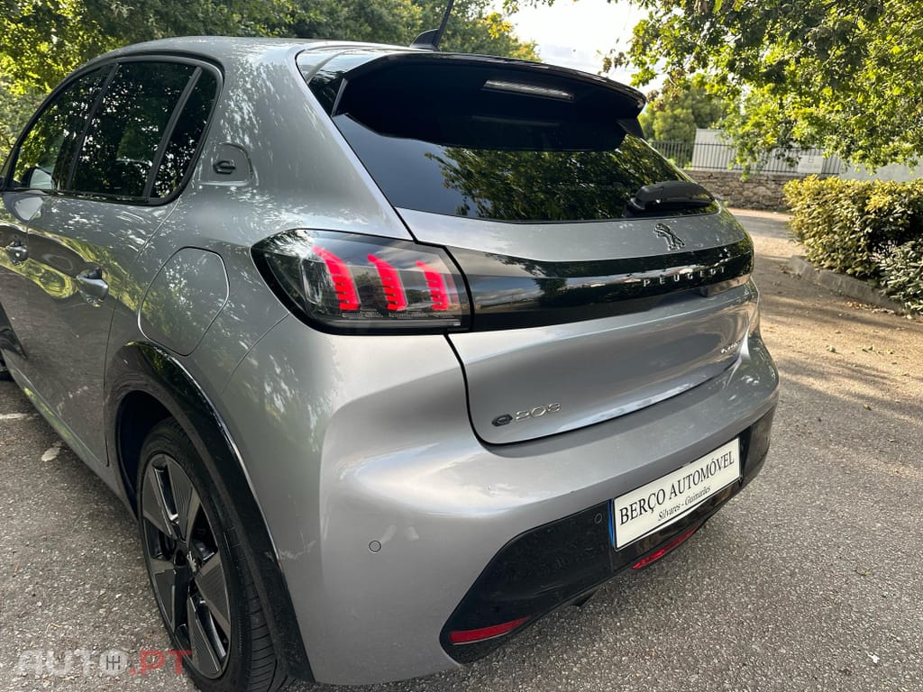 Peugeot E-208 50 kWh GT Pack