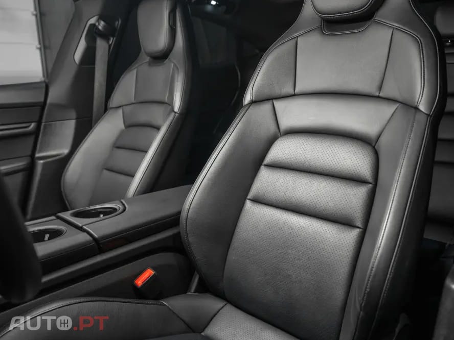 Porsche Taycan 4