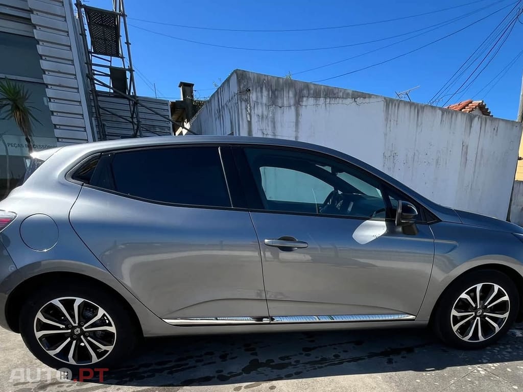 Renault Clio 1.0 TCe Techno Bi-Fuel