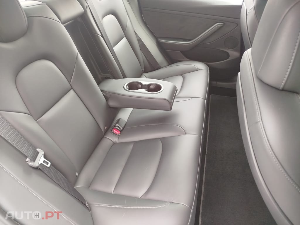 Tesla Model 3 Standard Range Plus RWD