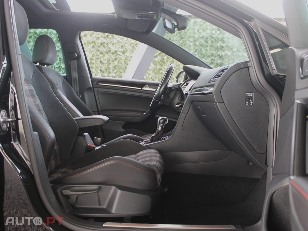 Volkswagen Golf 2.0 TSi GTi DSG Performance