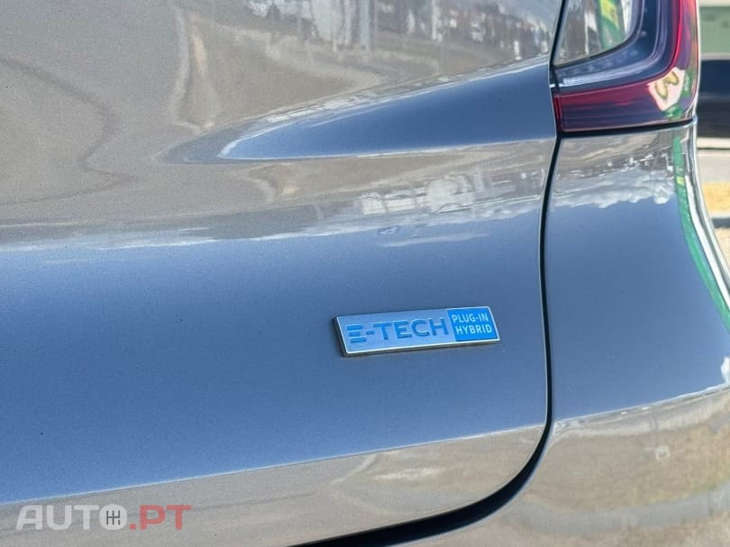 Renault Captur 1.6 E-Tech Intens